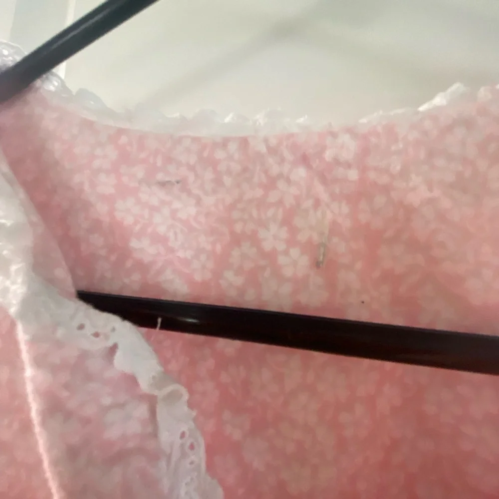 Soft Pink Vintage-Inspired Pajamas with Lace Trim - Picture 3 of 4